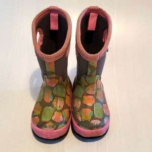 Bogs Kids size 9, waterproof winter boots